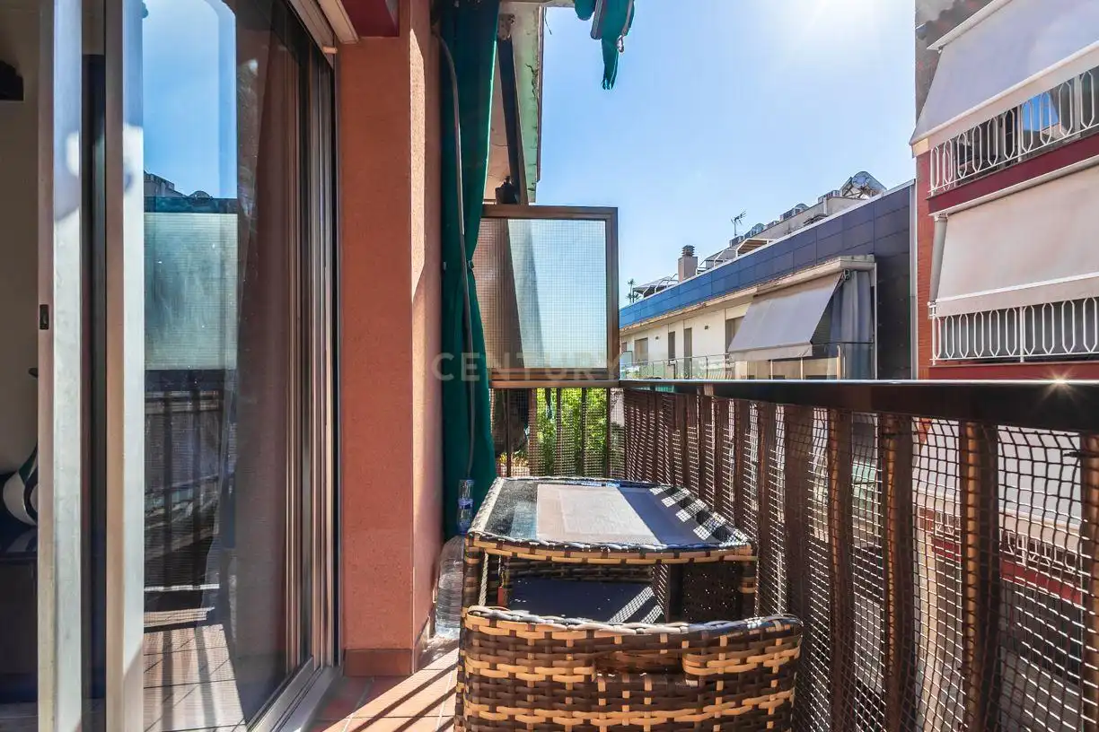 Terrassa de Apartament en venda en Sant Joan Despí amb Aire condicionat
