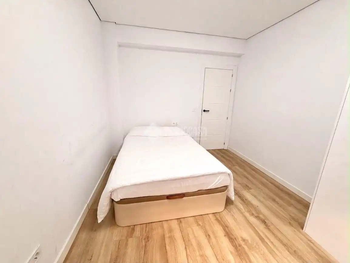Piso con ascensor en venta en C. Eulalio Ferrer, imagen 10