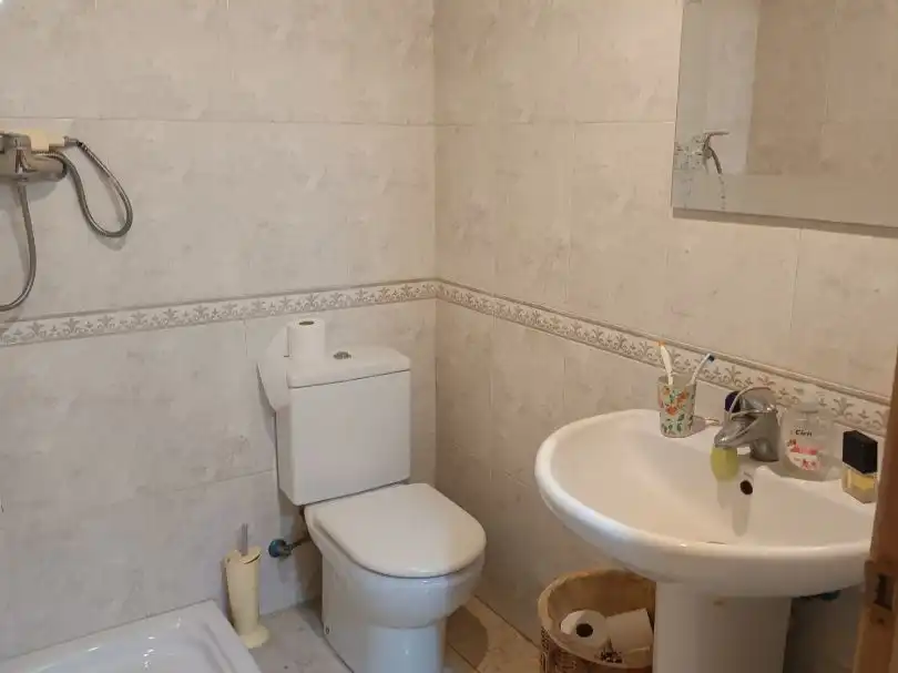 Bany de Pis en venda en Terrassa amb Terrassa i Balcó