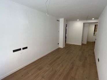 Bajo con balcón en venta en Centre