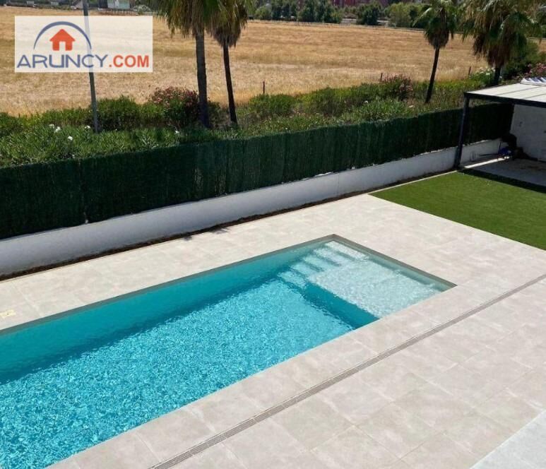 Piscina de Casa o xalet de lloguer en Montequinto amb Aire condicionat, Jardí privat i Terrassa