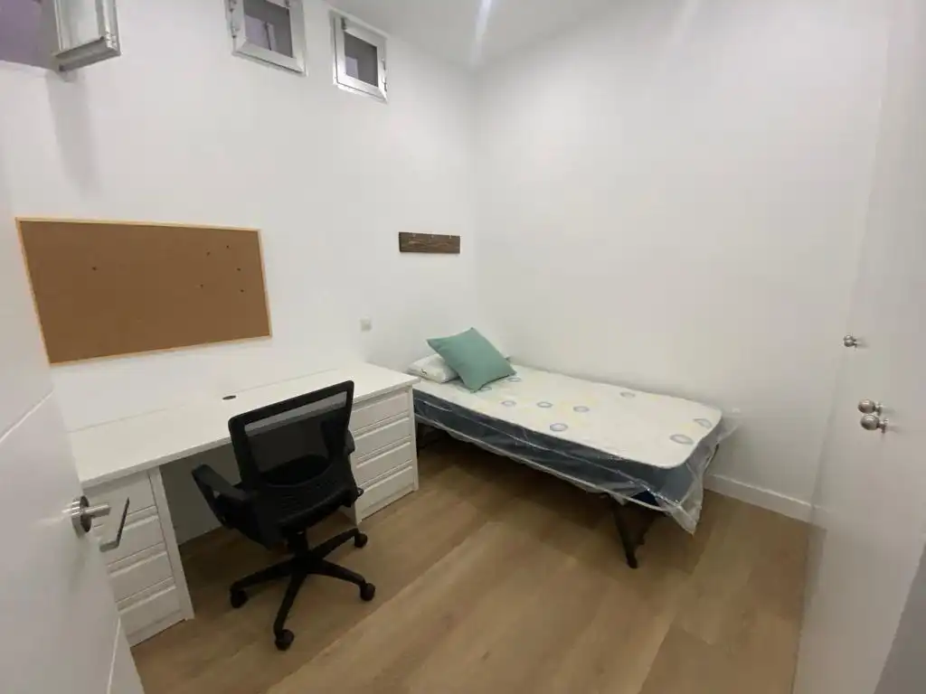 Dormitori de Apartament de lloguer en Madrid amb Moblat