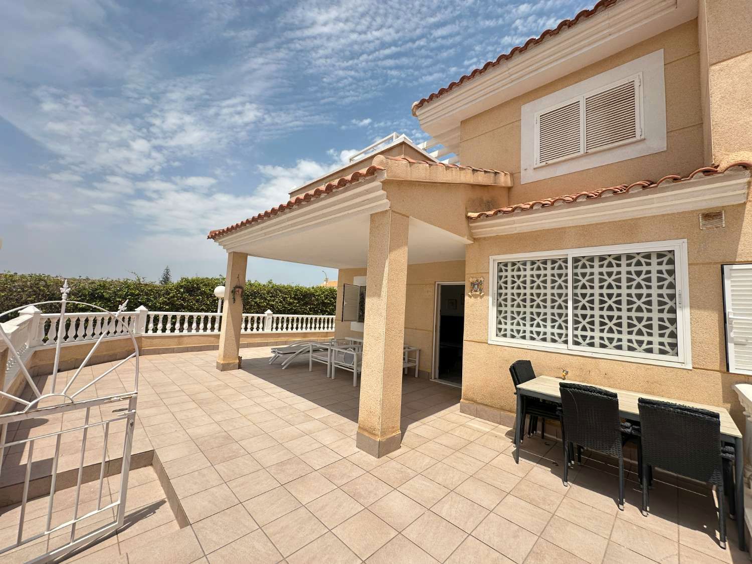 Terrassa de Casa adosada en venda en Orihuela amb Aire condicionat, Piscina i Internet