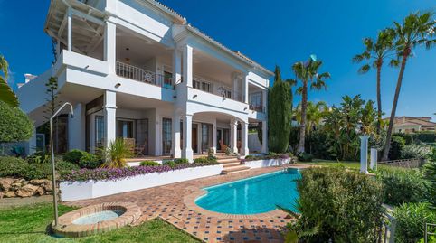 Exclusiva Villa en Río Real con Vistas Panorámicas a Gibraltar y África