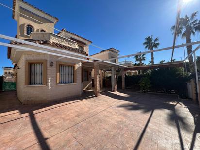 Vista exterior de Casa o xalet en venda en Guardamar del Segura amb Aire condicionat i Terrassa