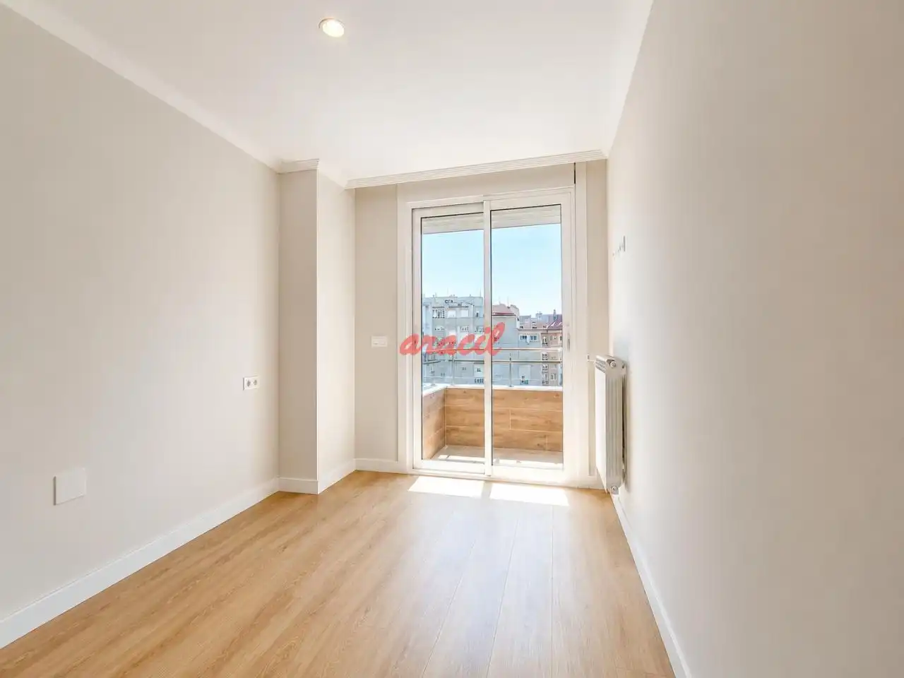 Dormitori de Apartament en venda en Ourense Capital  amb Calefacció i Balcó