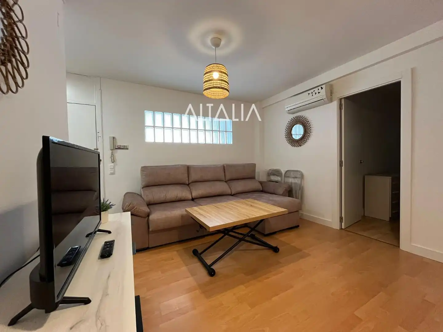 Sala de estar de Apartamento de alquiler en Cuenca Capital con Aire acondicionado, Calefacción y Trastero