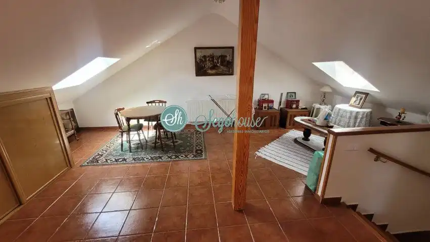 Sala d'estar de Casa o xalet en venda en Segovia amb Calefacció, Parquet i Terrassa