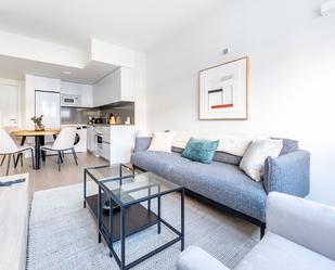 Sala d'estar de Apartament de lloguer en  Madrid Capital amb Aire condicionat, Calefacció i Traster