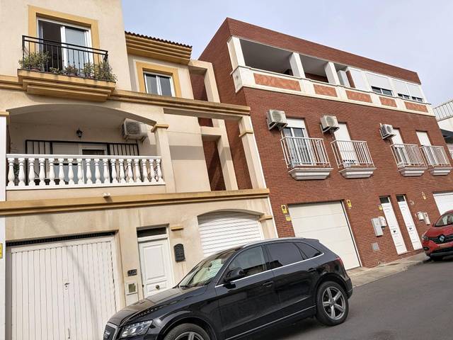 Casa adosada en Venta en Huércal de Almería