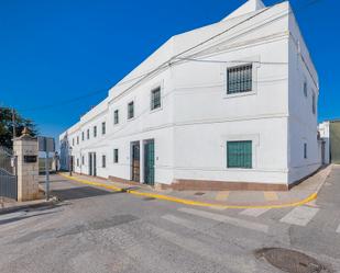 Vista exterior de Dúplex en venda en Sanlúcar la Mayor amb Piscina