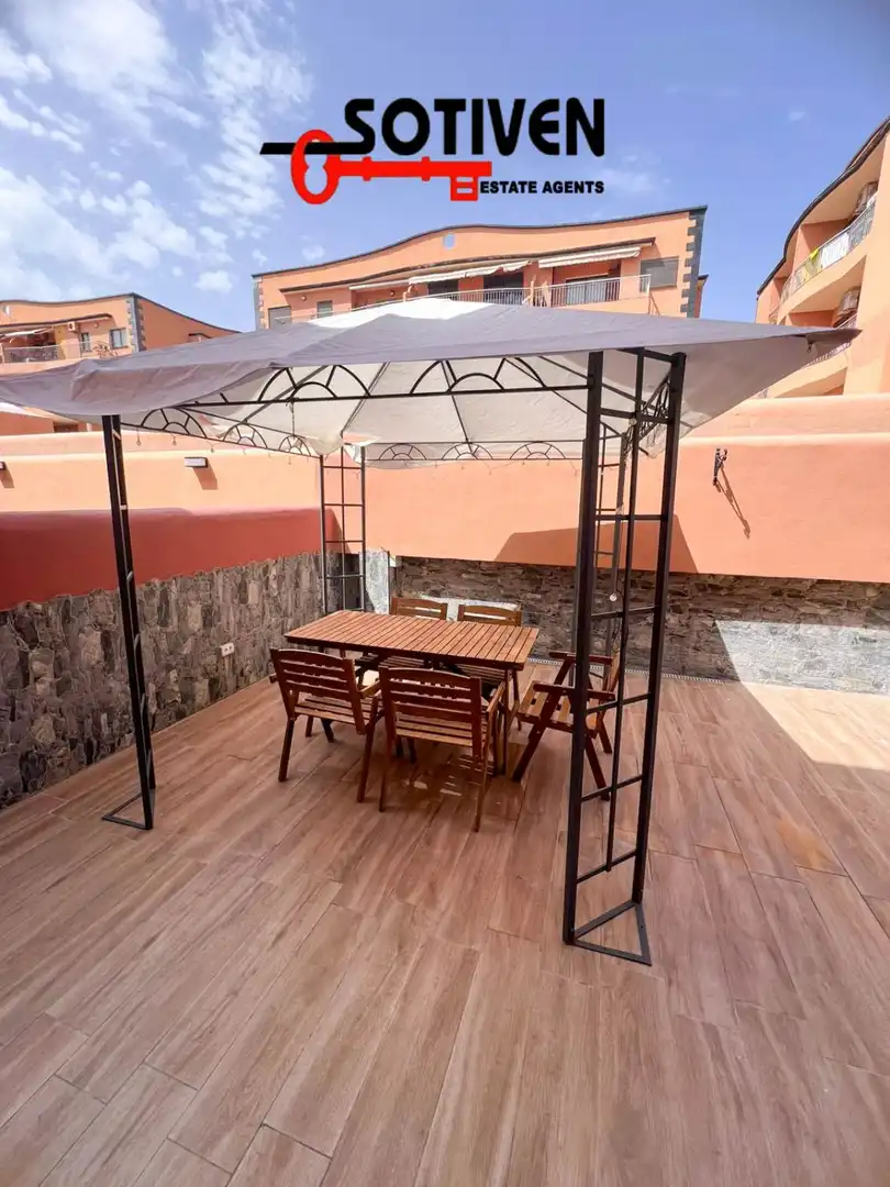 Terraced house with pool for sale in Casco Urbano
