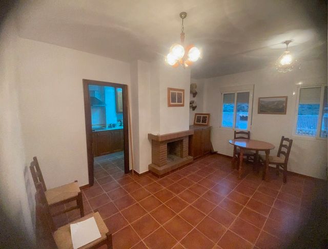 Menjador de Apartament en venda en Villaluenga del Rosario amb Moblat i Balcó