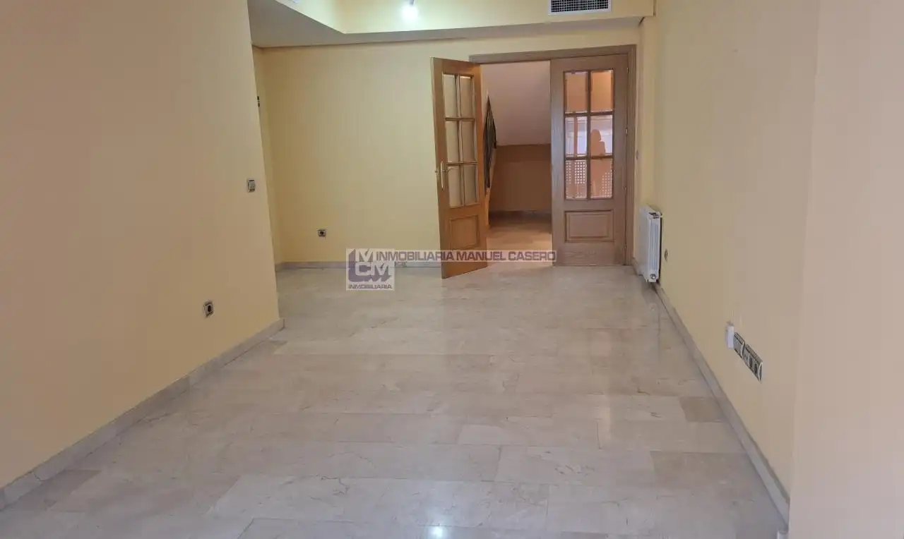 Ático en venta en Cáceres con Calefacción, Terraza y Trastero