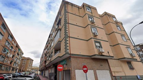 Foto 2 de Piso en venta en Alfonso XII, Reyes, Parla