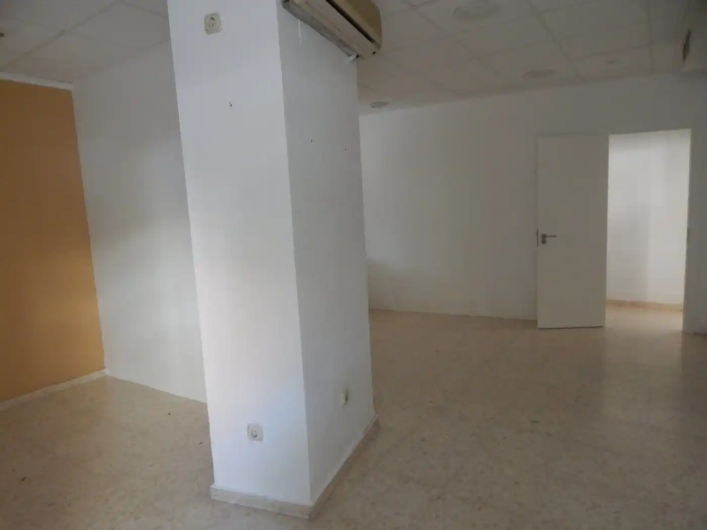Business premises for sale in Sant Josep - Zona Hospital, imagen 18