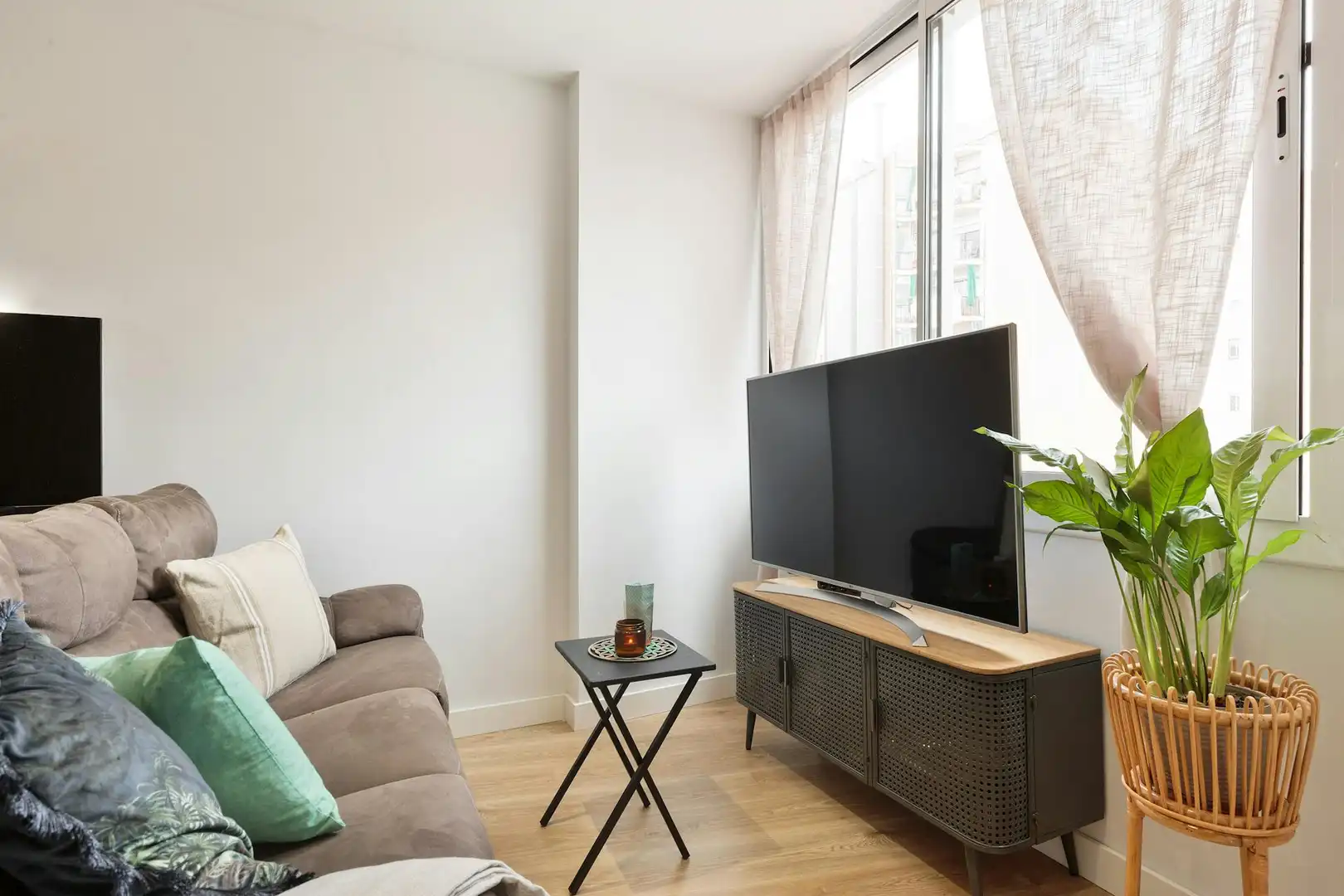 Living room of Flat for rent in Barcelona  with Air Conditioner, Heating and Furnished