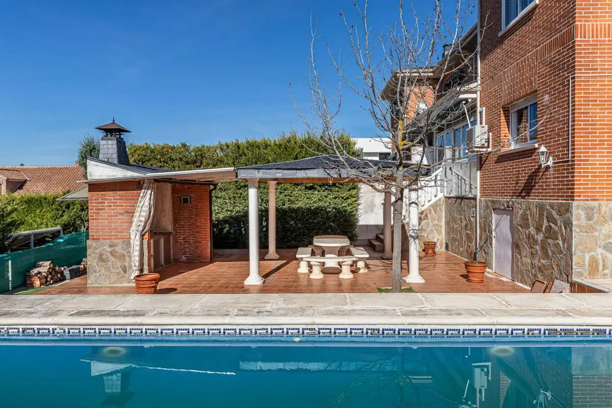 Casa adosada en venda a Av. Dinamarca, Peñas Albas - Zulema