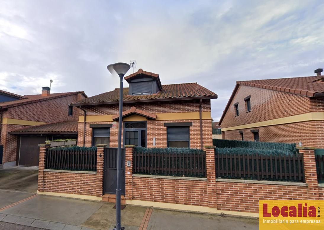 Exterior view of Single-family semi-detached for sale in Renedo de Esgueva  with Private garden
