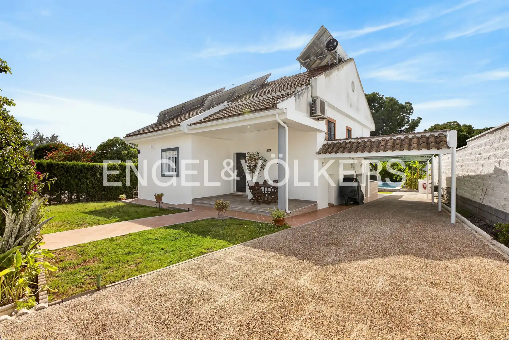 Casa con jardín en venta en Cerros de Montequinto