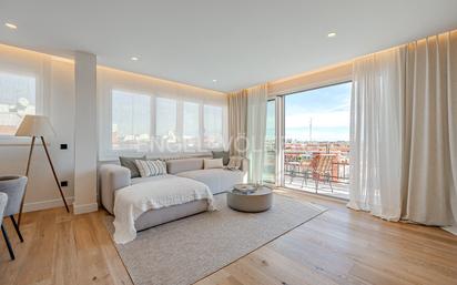 Living room of Apartment for sale in  Madrid Capital  with Air Conditioner and Terrace