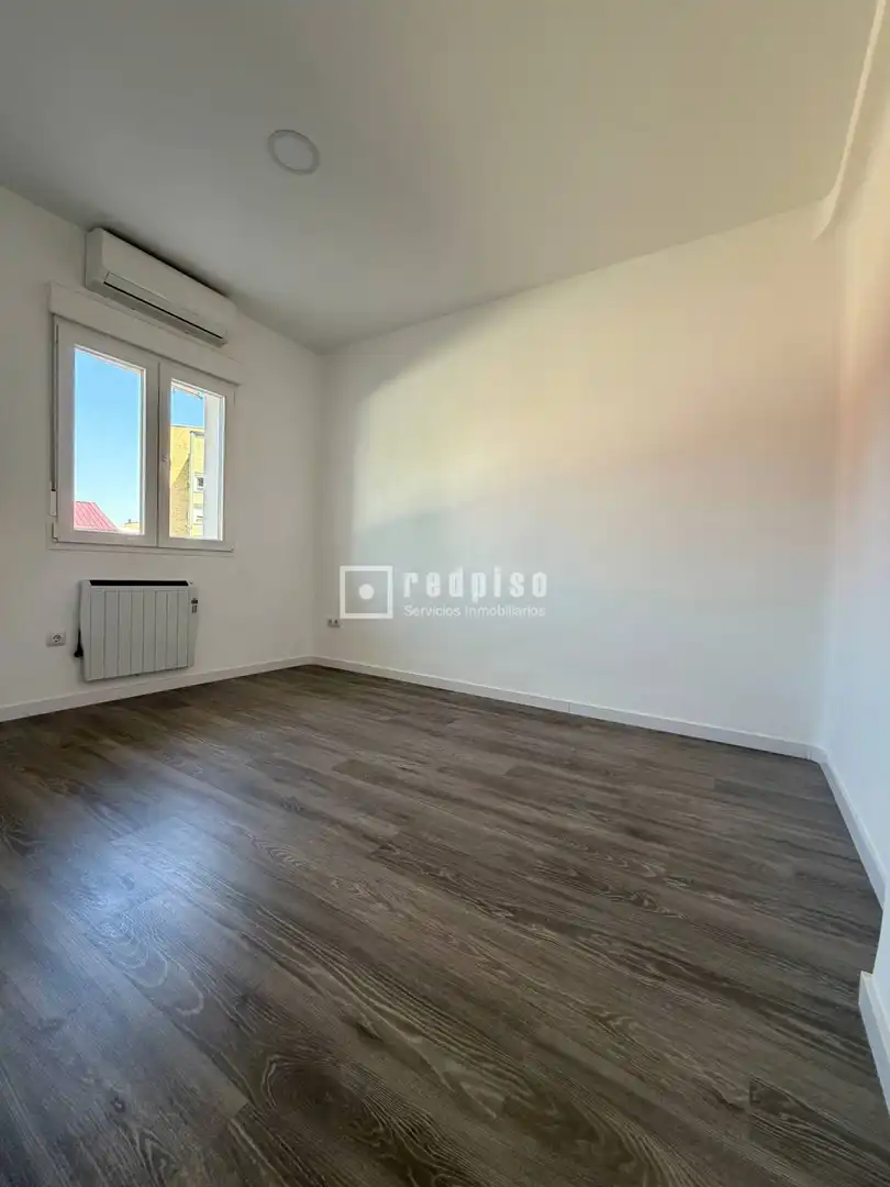 Bedroom of Flat for sale in Madrid  with Air Conditioner and Heating