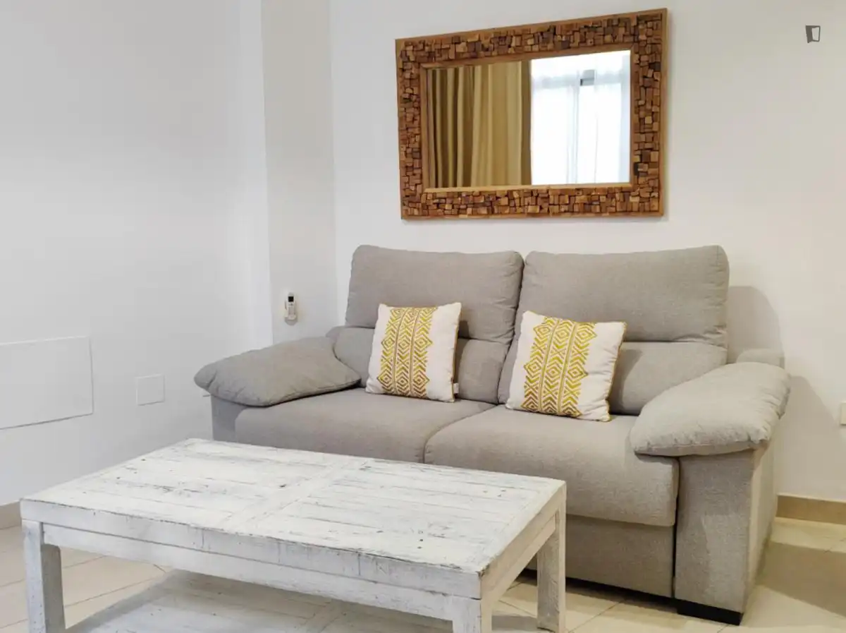 Study for rent in La Goleta - San Felipe Neri