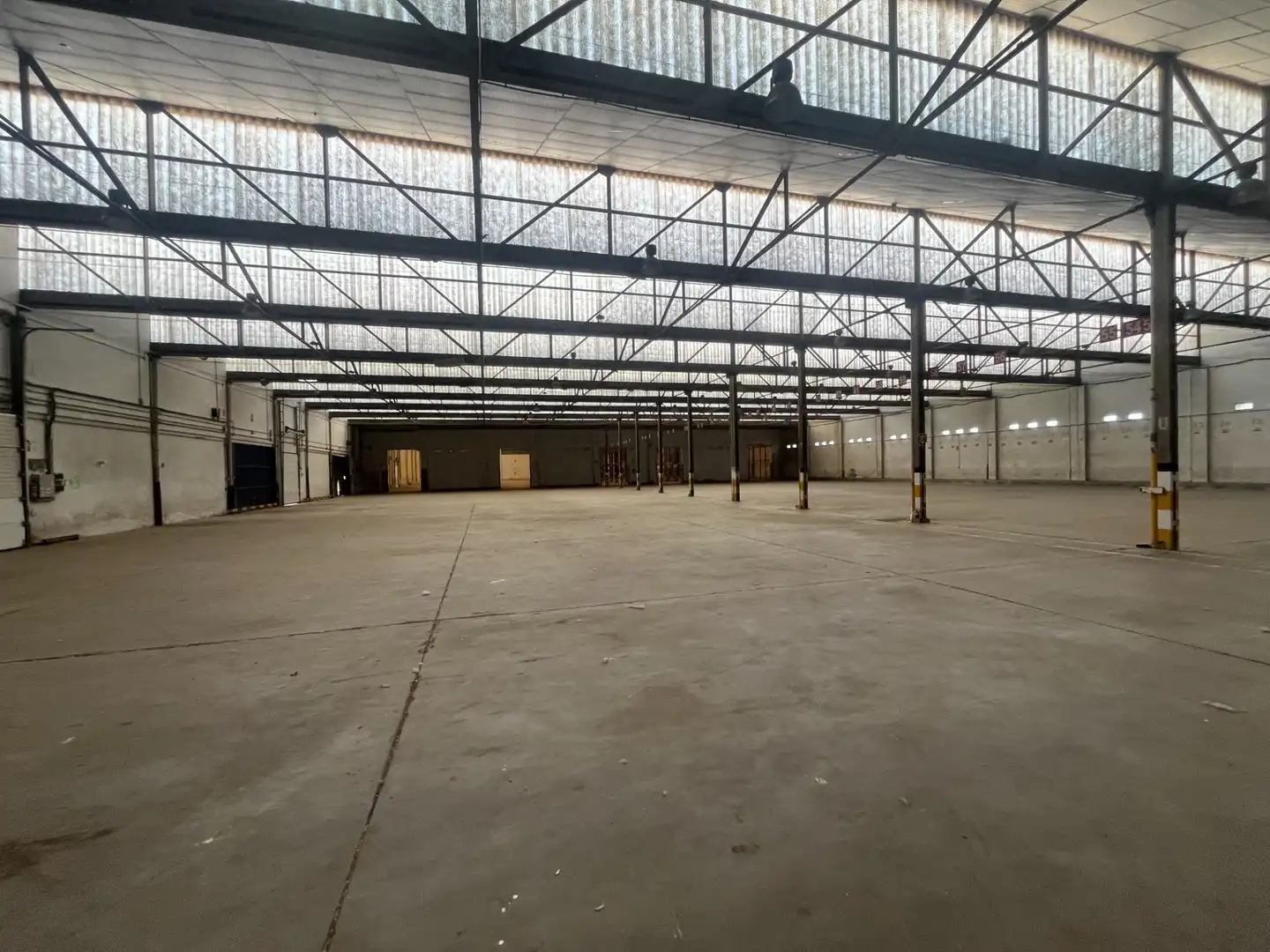 Nau industrial de lloguer en Santovenia de la Valdoncina amb Calefacció i Alarma