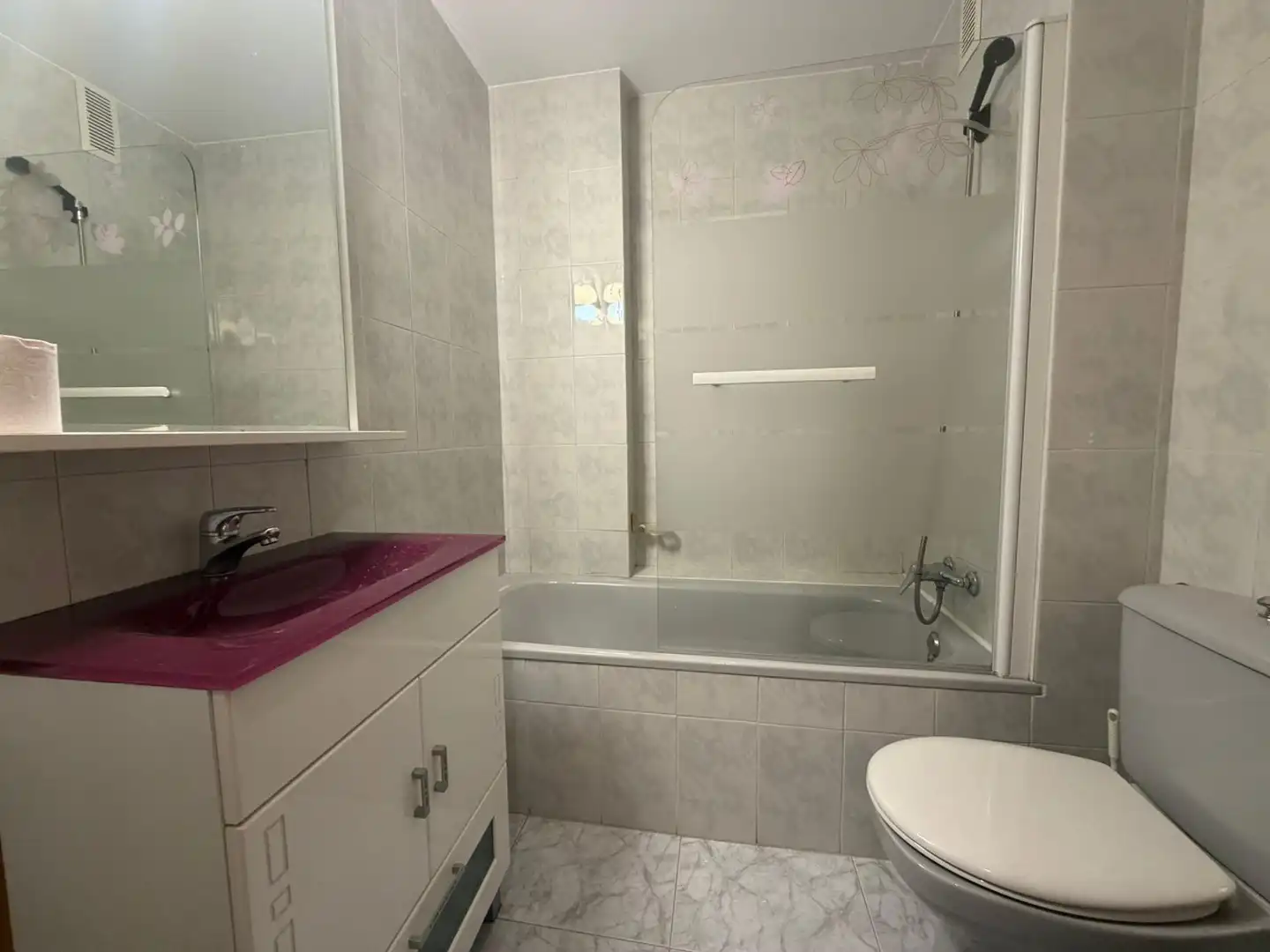 Badezimmer von Wohnung zur Miete in Madrid mit Heizung, Privatgarten und Abstellraum