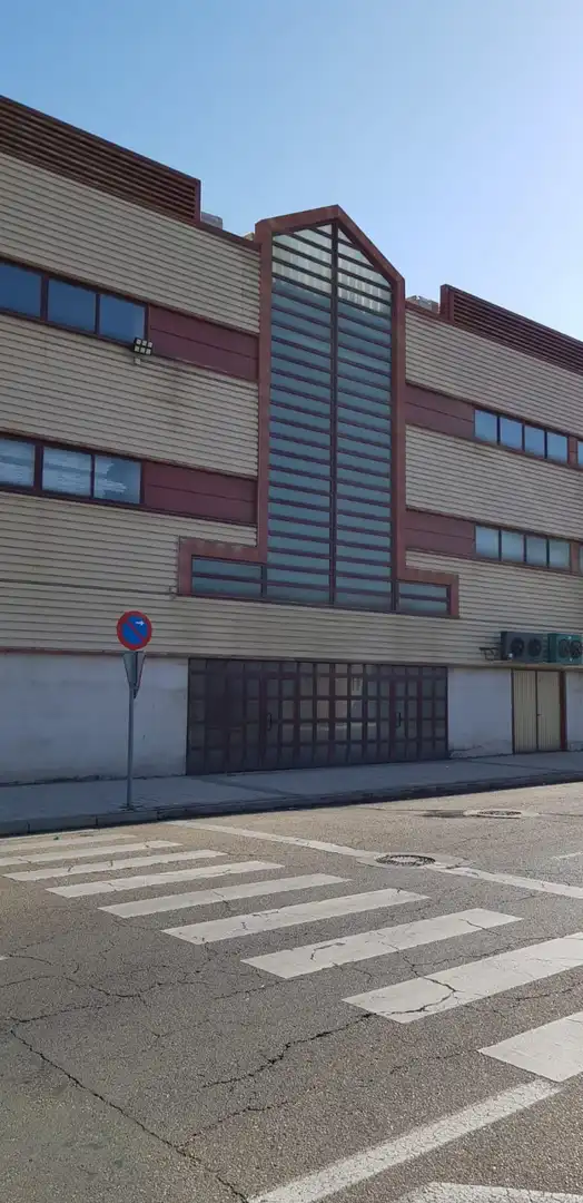 Vista exterior de Oficina de lloguer en Valladolid