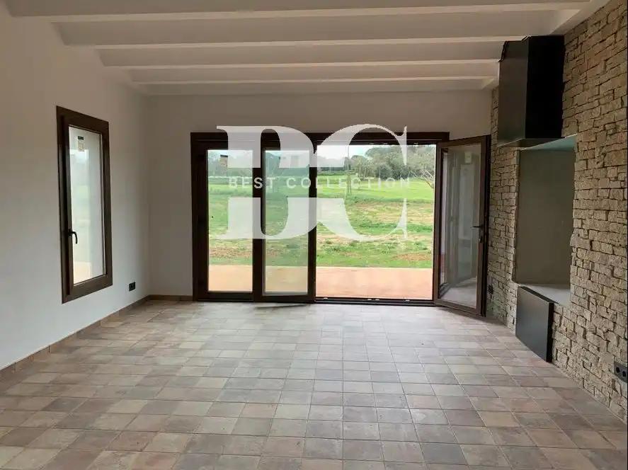 Edificio en venta en Vidreres