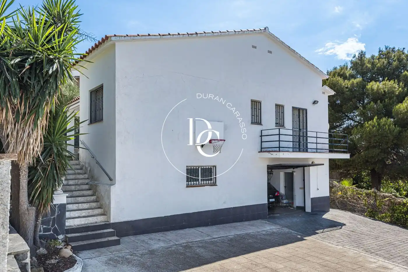 Vista exterior de Casa o xalet en venda en Sant Pere de Ribes amb Jardí privat, Terrassa i Traster