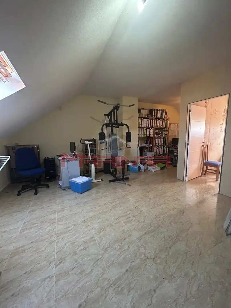 Casa adosada en venta en Seseña con Aire acondicionado, Calefacción y Jardín privado