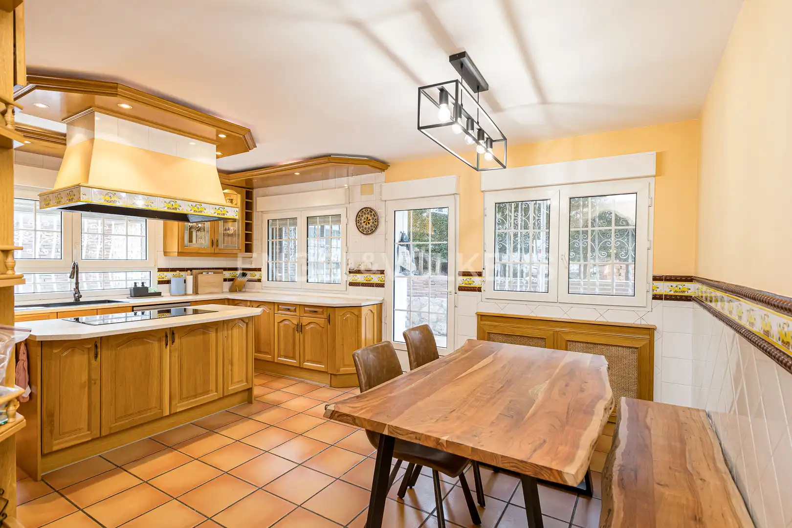 Cocina de Casa o chalet en venta en Móstoles con Calefacción, Jardín privado y Terraza