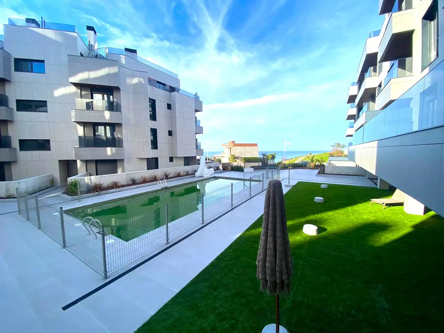 Swimming pool of Flat for sale in Castro-Urdiales  with Heating, Parquet flooring and Terrace