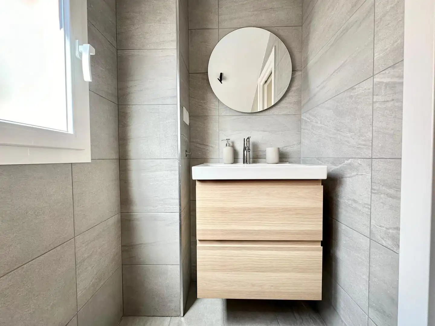 Badezimmer von Dachboden zur Miete in Valencia mit Klimaanlage, Heizung und Parkett