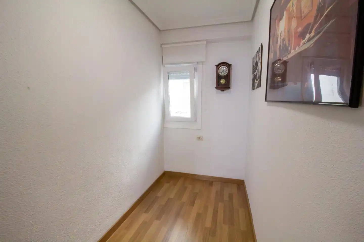 Flat for rent in Valencia  with Air Conditioner and Furnished