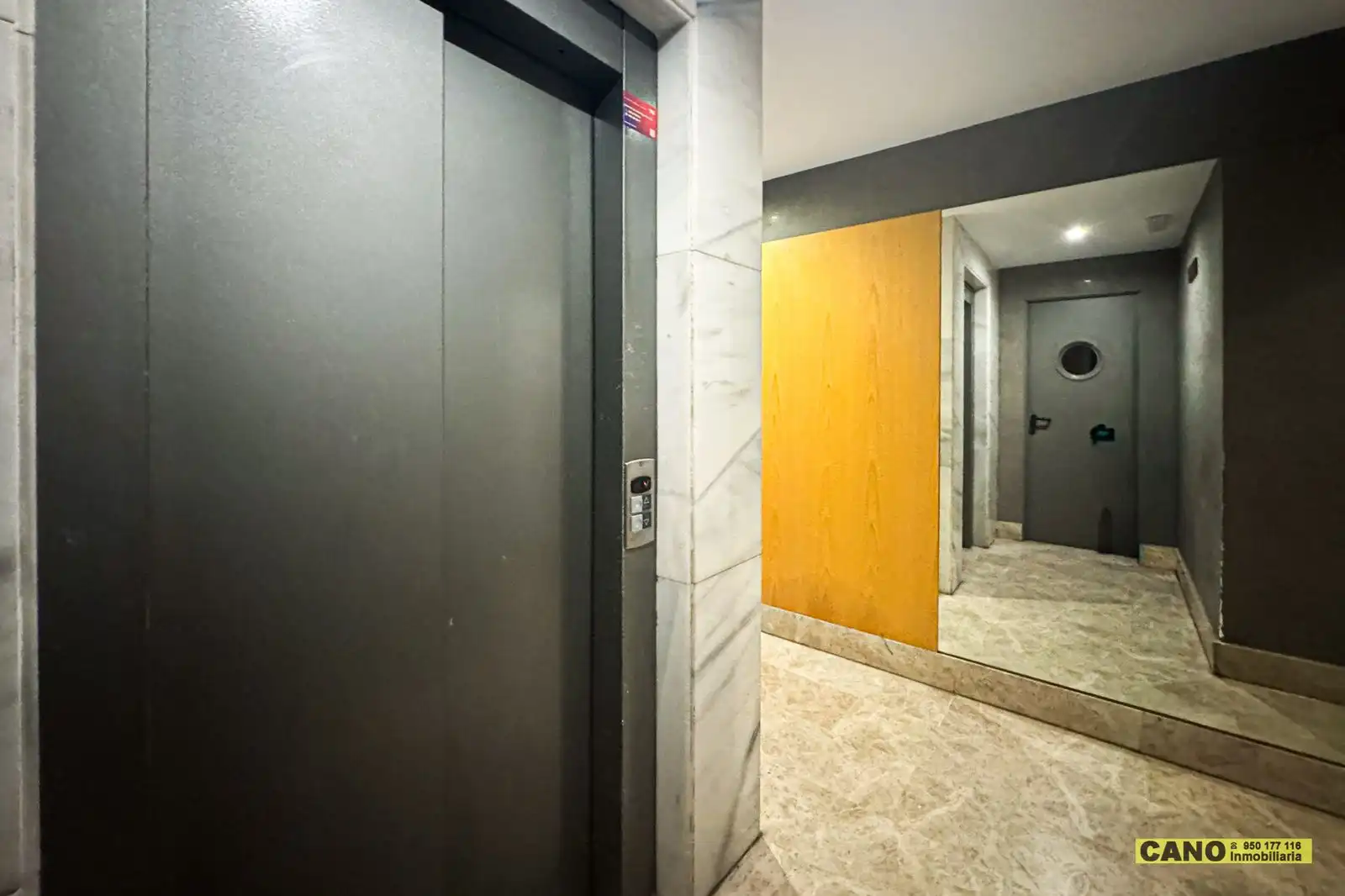 Piso en venta en Almería con Aire acondicionado, Calefacción y Trastero