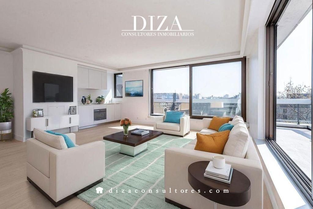 Sala d'estar de Àtic en venda en  Madrid Capital amb Aire condicionat, Terrassa i Moblat