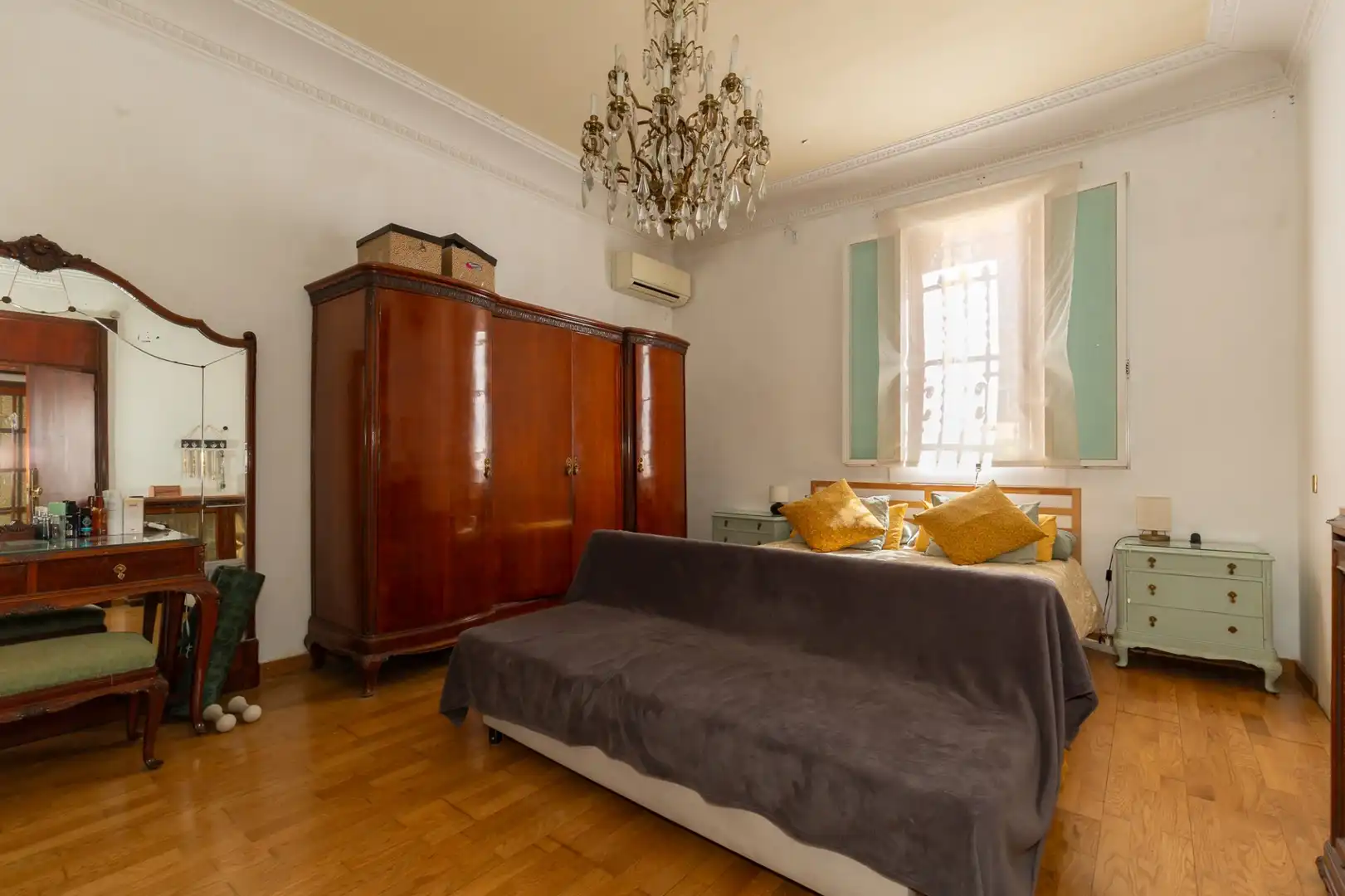 Schlafzimmer von Einfamilien-Reihenhaus zum Verkauf in Barcelona mit Terrasse und Abstellraum
