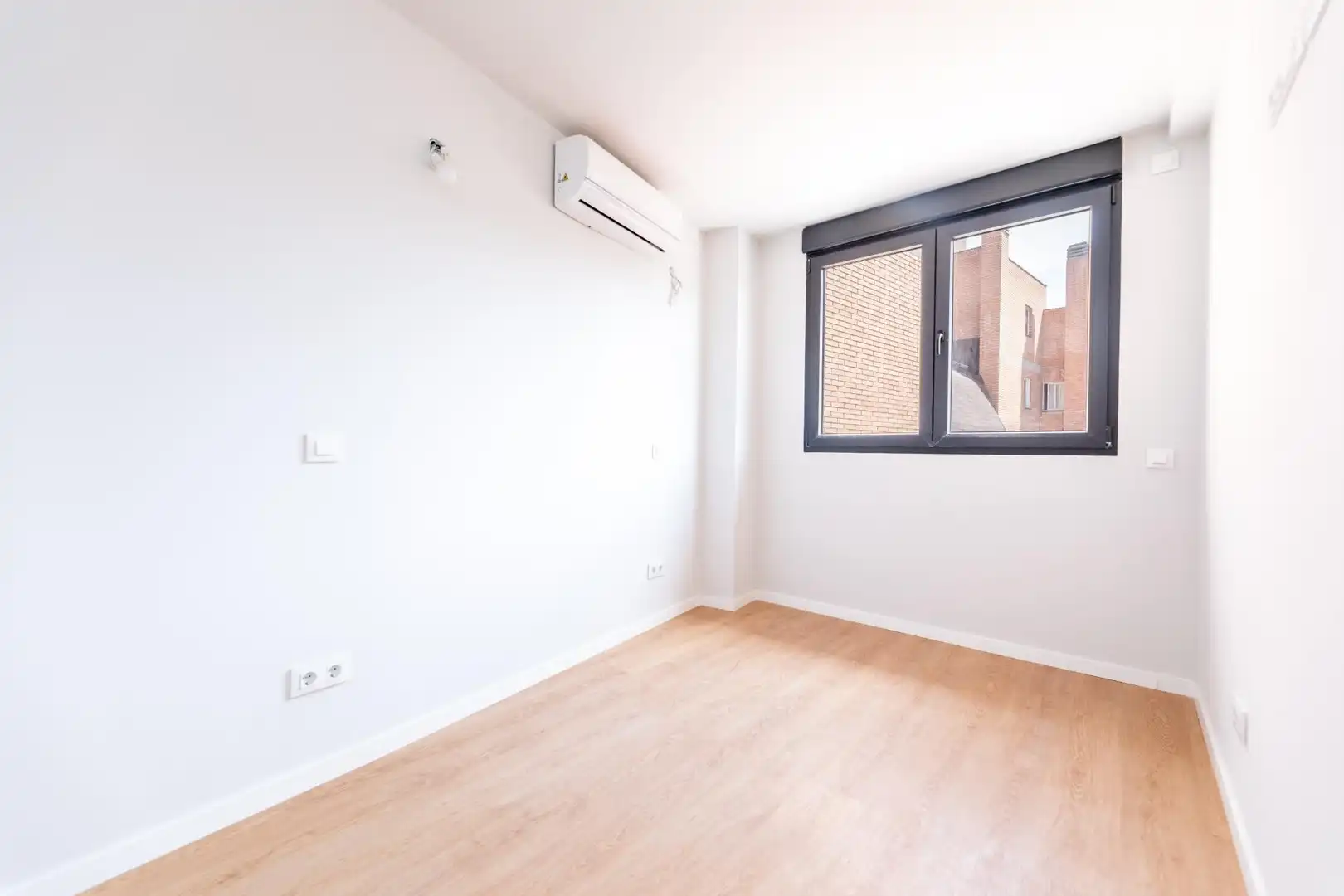 Dormitori de Àtic en venda en Madrid amb Aire condicionat, Calefacció i Terrassa