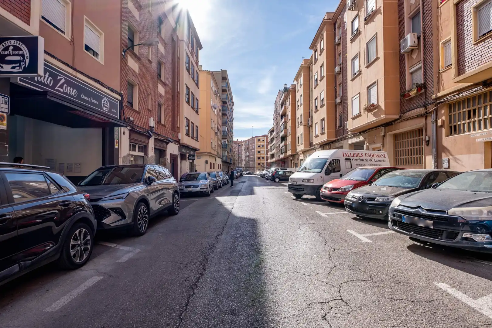 Vista exterior de Edifici en venda en Zaragoza