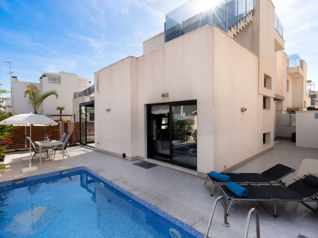 Piscina de Casa o xalet en venda en Torrevieja amb Aire condicionat, Calefacció i Piscina