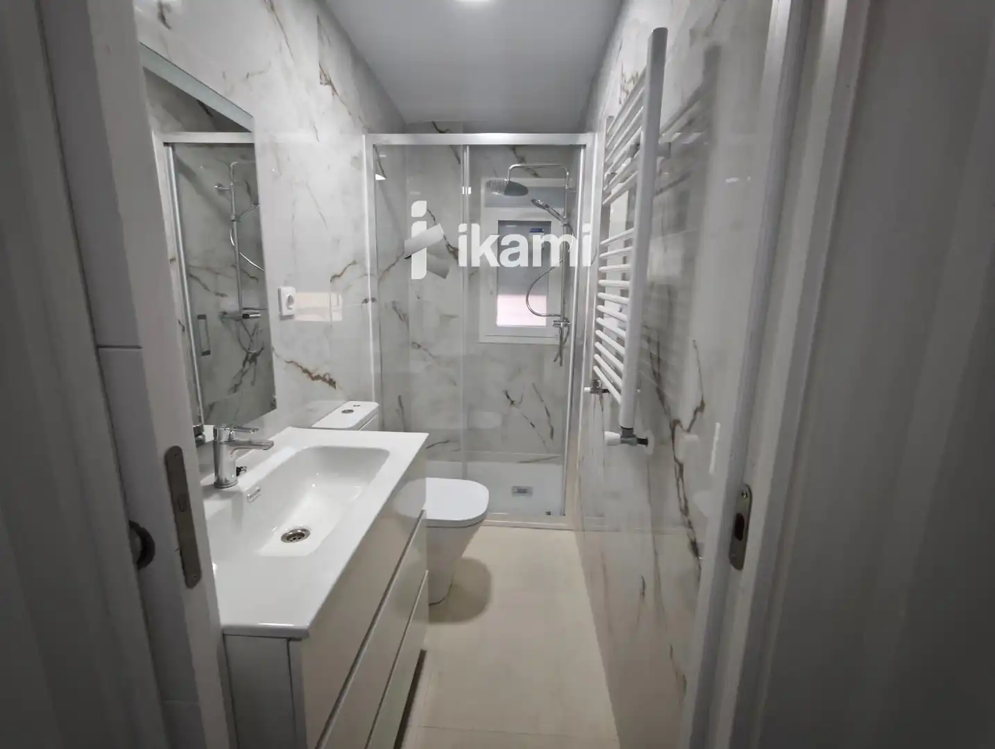 Baño de Piso en venta en Madrid con Calefacción, Jardín privado y Amueblado