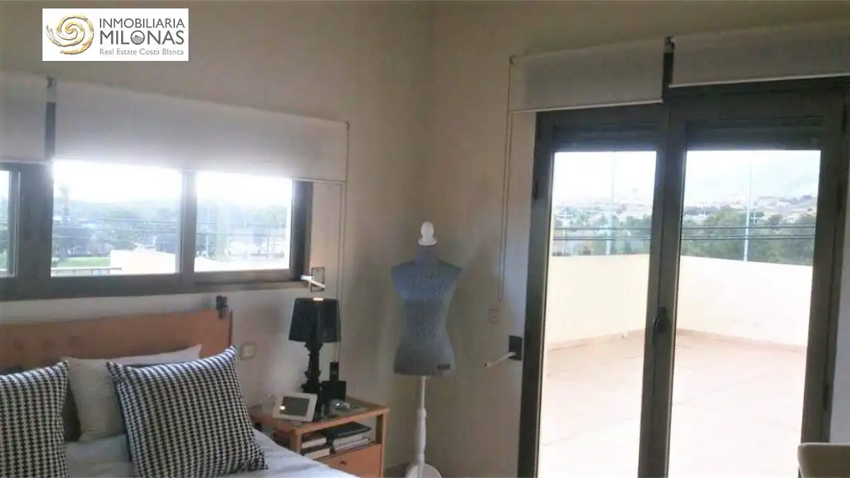 Dormitori de Casa o xalet en venda en Benidorm amb Aire condicionat, Calefacció i Jardí privat