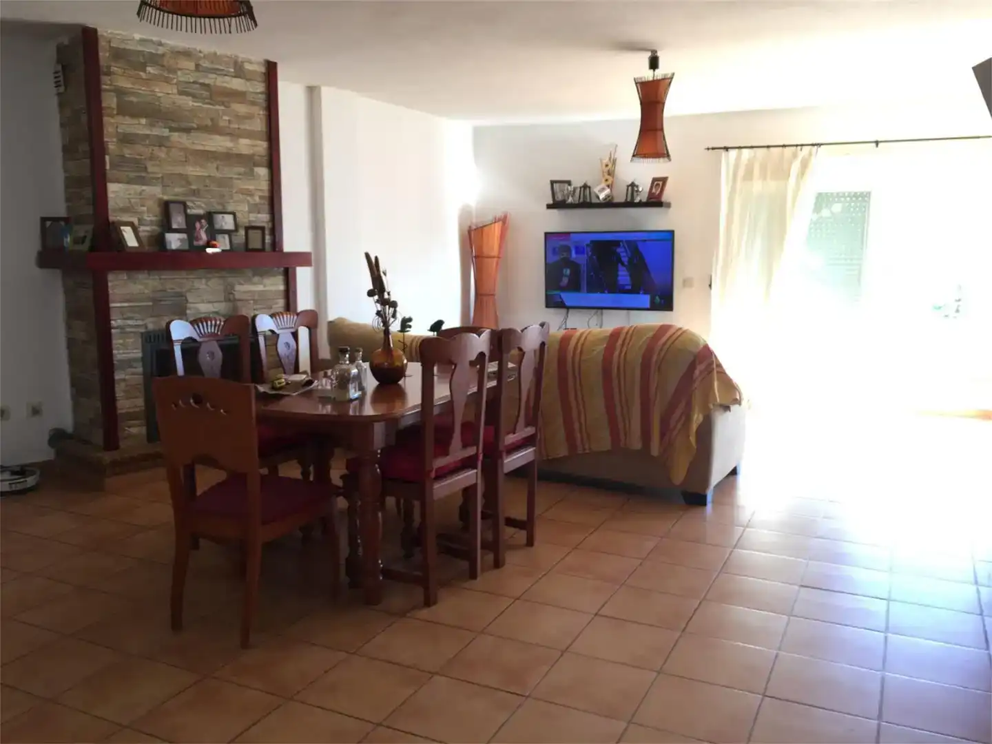 Sala d'estar de Casa o xalet en venda en Rincón de la Victoria amb Aire condicionat i Balcó