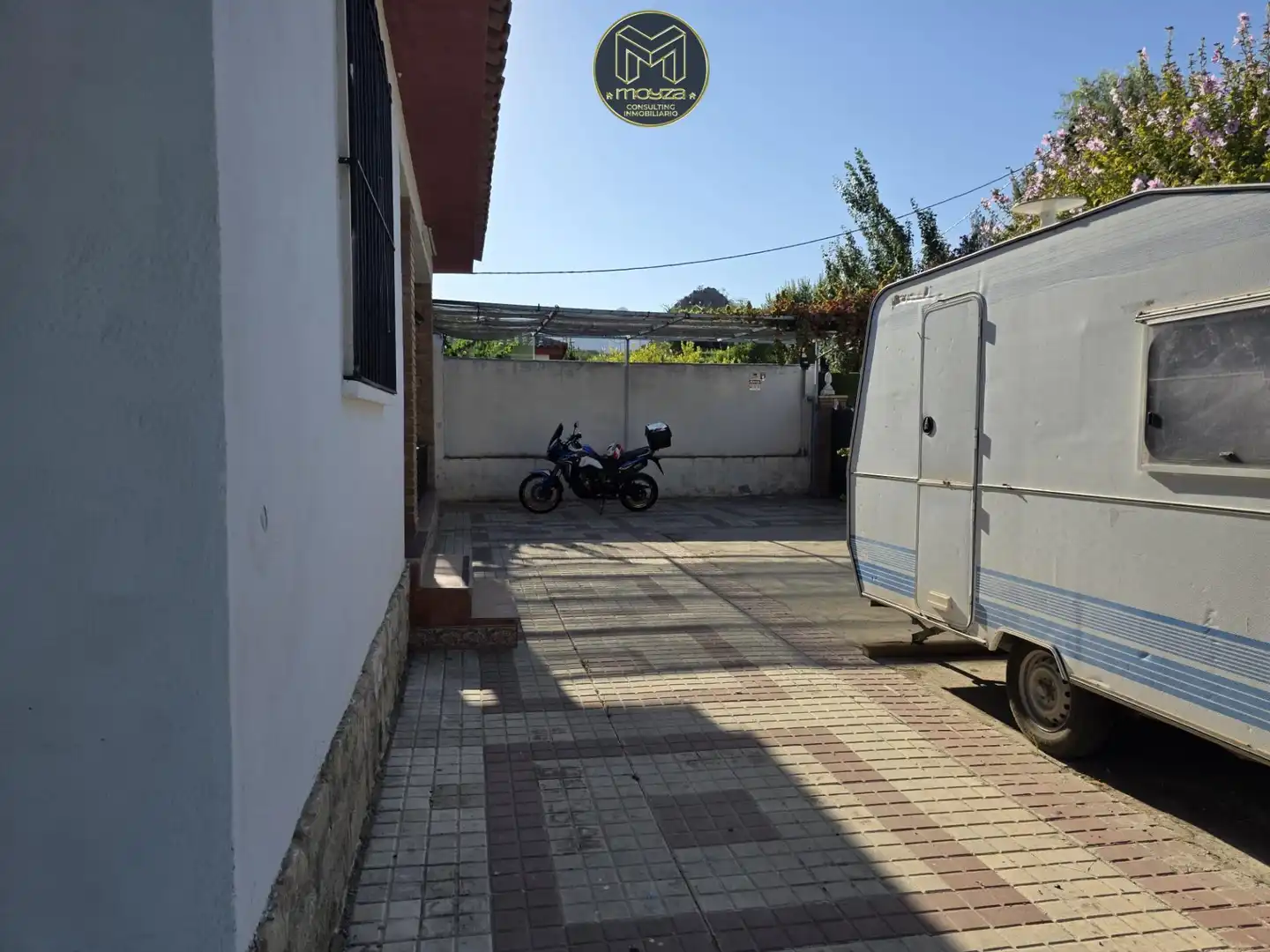 Aparcament de Casa o xalet en venda en Jaén amb Aire condicionat, Calefacció i Piscina