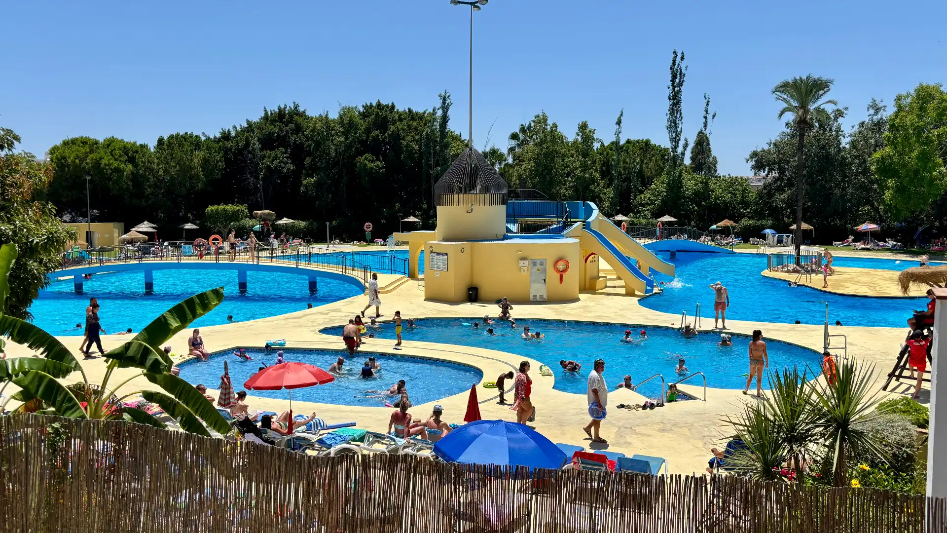 Schwimmbecken von Wohnung zum Verkauf in Benalmádena mit Klimaanlage, Heizung und Terrasse