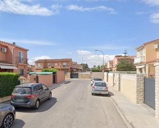 Vista exterior de Pis en venda en La Pobla de Vallbona