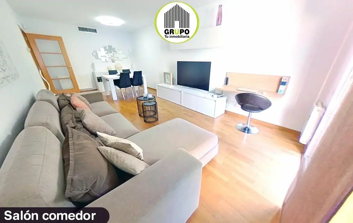 Sala d'estar de Pis en venda en Esplugues de Llobregat amb Aire condicionat, Calefacció i Parquet